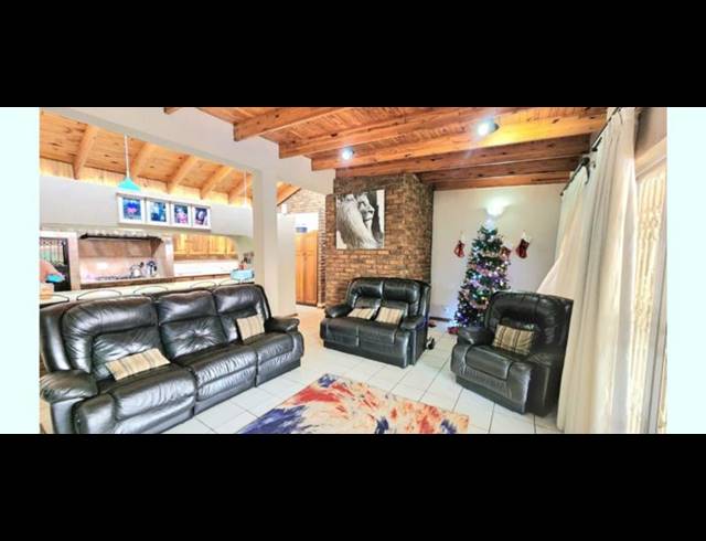 4 BEDROOM HOUSE FOR SALE IN EDLEEN